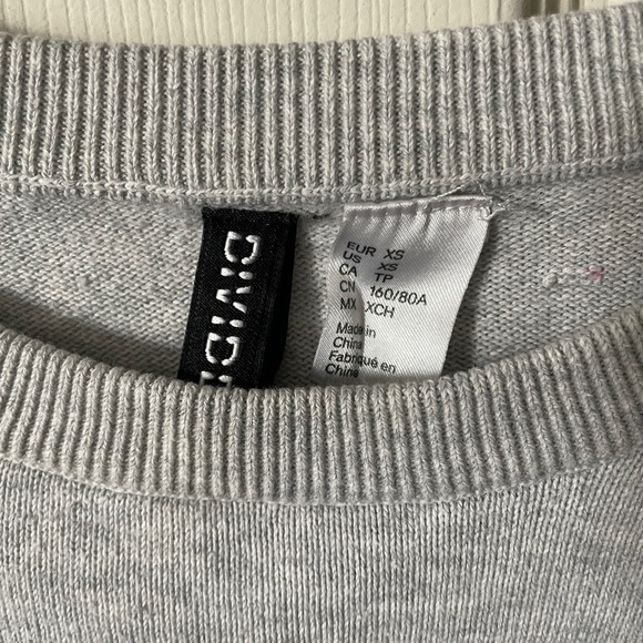 DIVIDED Red Rose Floral Gray Long Sleeve Sweater - Picture 5 of 6